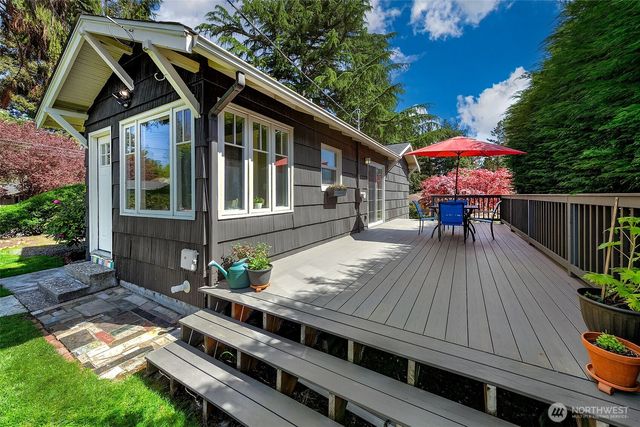 8403 32nd Avenue SW, Seattle, WA 98126