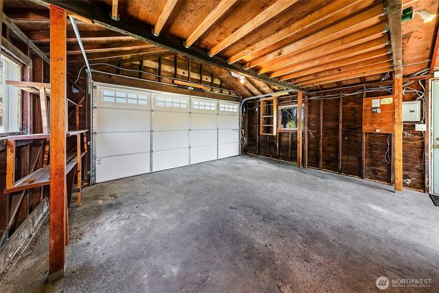 8403 32nd Avenue SW, Seattle, WA 98126