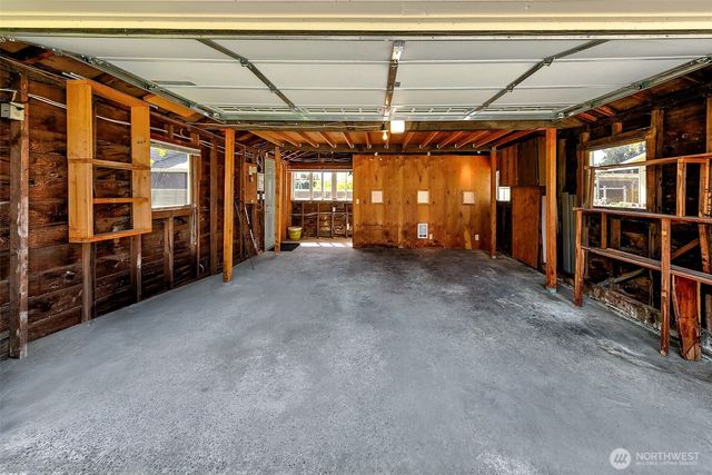 8403 32nd Avenue SW, Seattle, WA 98126