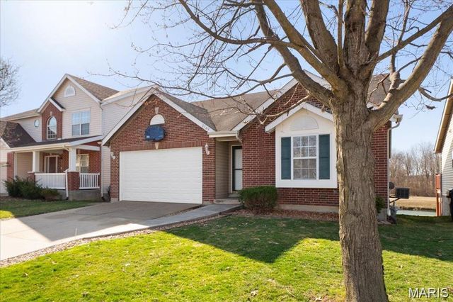 2749 Brookmeadow Drive, Belleville, IL 62221