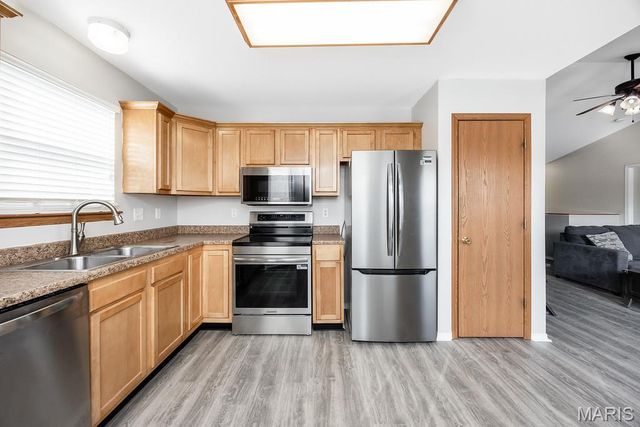 2749 Brookmeadow Drive, Belleville, IL 62221