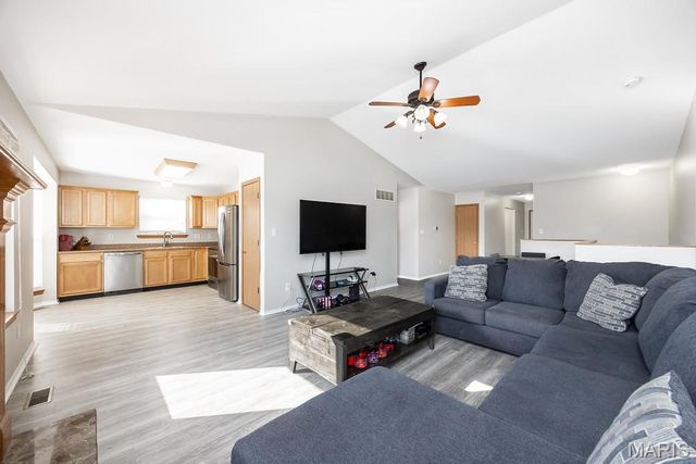 2749 Brookmeadow Drive, Belleville, IL 62221