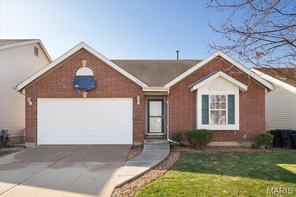 2749 Brookmeadow Drive, Belleville, IL 62221