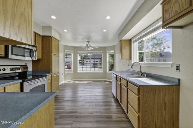 3522 Smoketree Avenue, Carson City, NV 89705