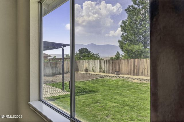 3522 Smoketree Avenue, Carson City, NV 89705