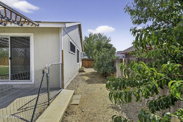 3522 Smoketree Avenue, Carson City, NV 89705