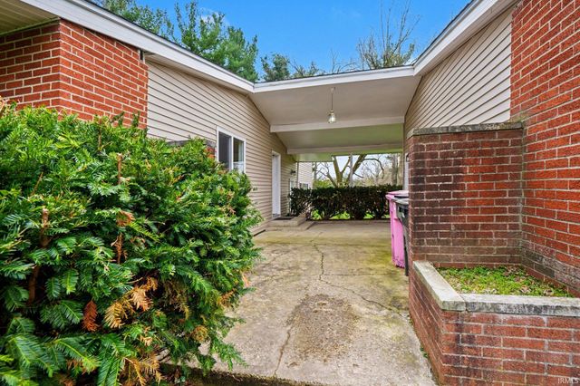 19600 Ruth Avenue, South Bend, IN 46614