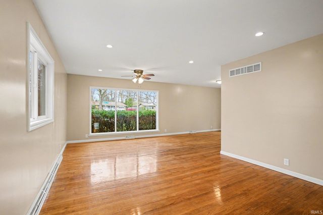 19600 Ruth Avenue, South Bend, IN 46614