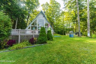 17 Oak Circle, Day, NY 12835