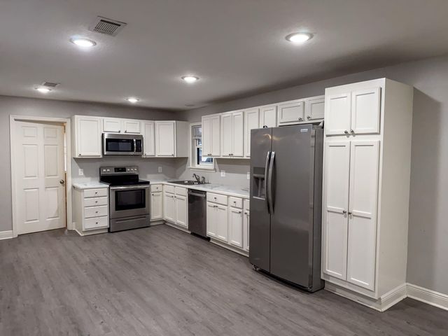 300 W 1st Ave., Petal, MS 39465