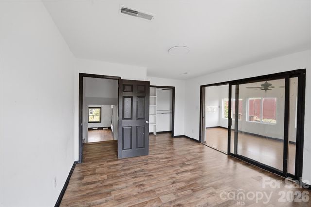 1424 Dean Street, Charlotte, NC 28216