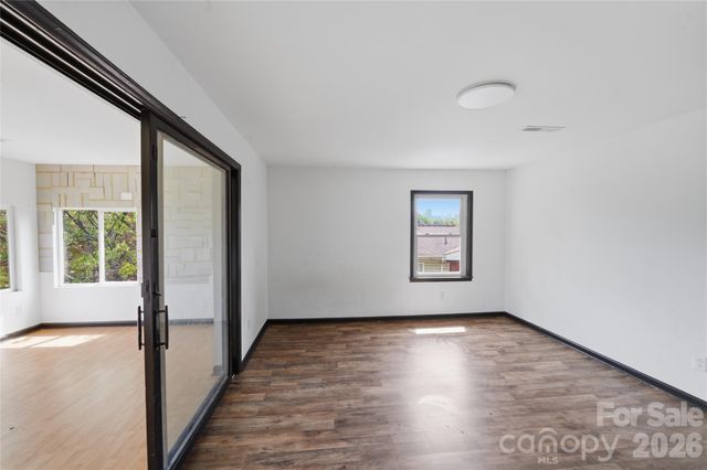 1424 Dean Street, Charlotte, NC 28216