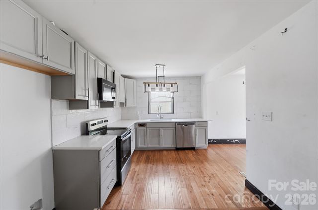 1424 Dean Street, Charlotte, NC 28216