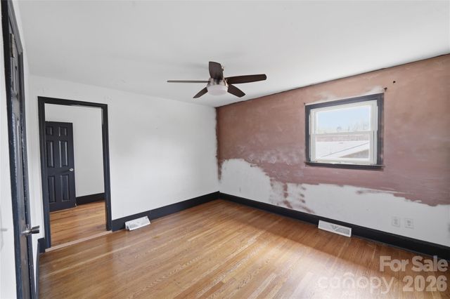 1424 Dean Street, Charlotte, NC 28216