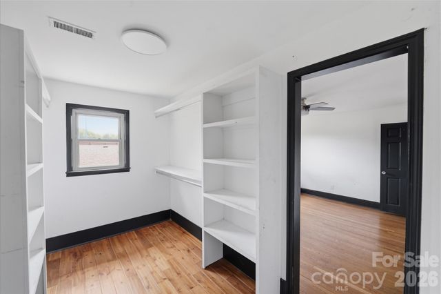 1424 Dean Street, Charlotte, NC 28216