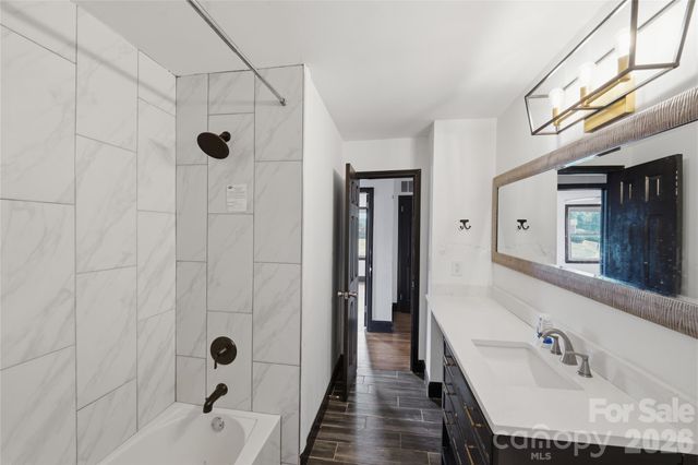 1424 Dean Street, Charlotte, NC 28216