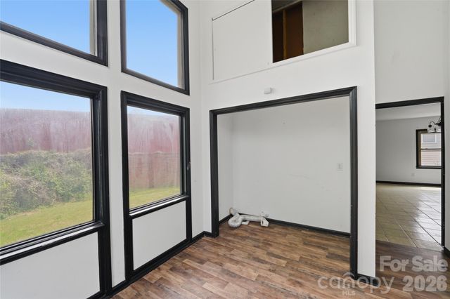 1424 Dean Street, Charlotte, NC 28216