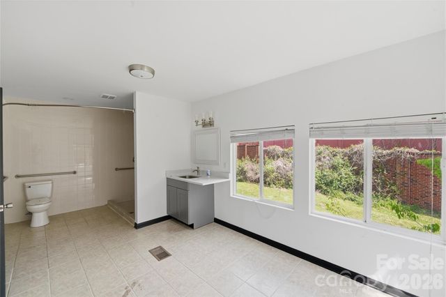 1424 Dean Street, Charlotte, NC 28216