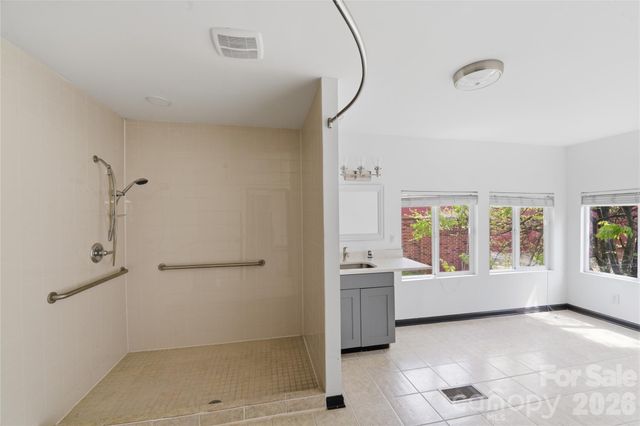 1424 Dean Street, Charlotte, NC 28216