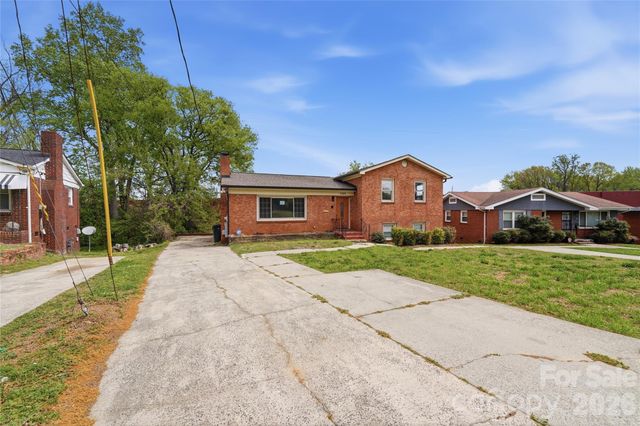 1424 Dean Street, Charlotte, NC 28216