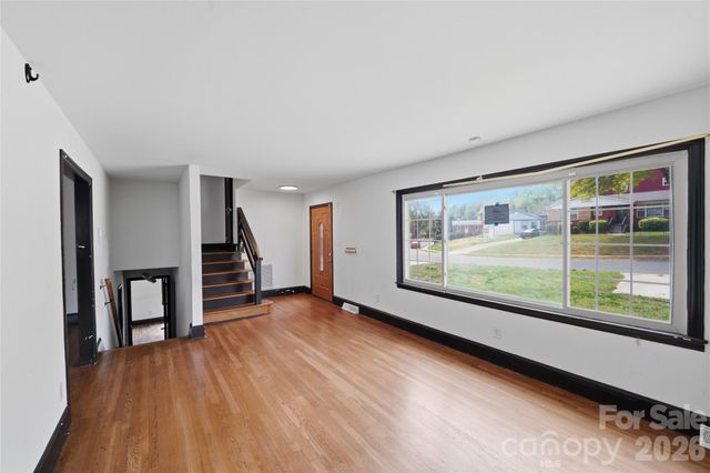 1424 Dean Street, Charlotte, NC 28216