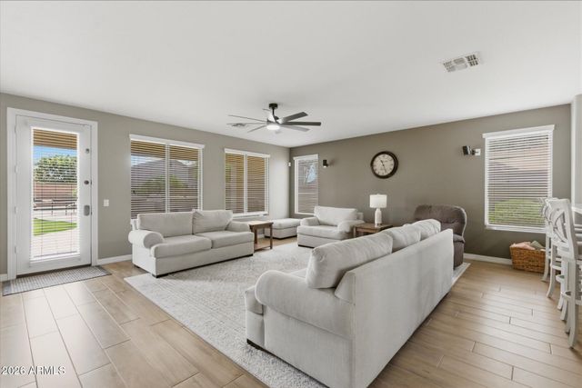 427 W PALOMINO Court, San Tan Valley, AZ 85143