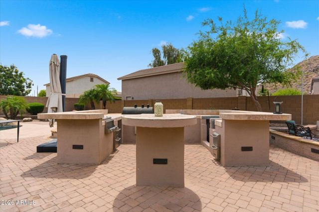 427 W PALOMINO Court, San Tan Valley, AZ 85143