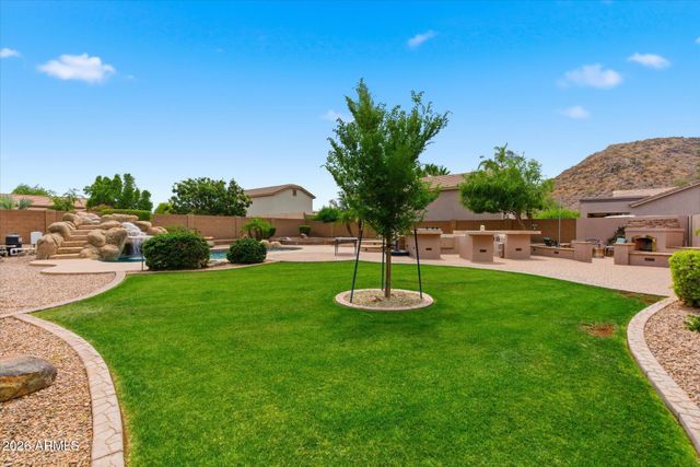 427 W PALOMINO Court, San Tan Valley, AZ 85143