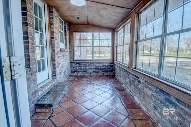 19989 N County Road 62, Robertsdale, AL 36567