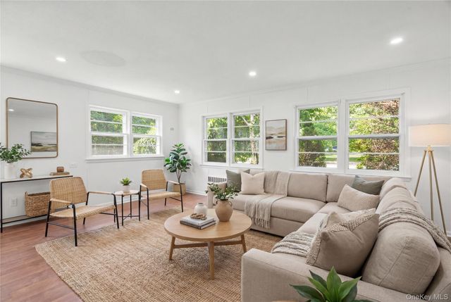 467 Hempstead Avenue, Rockville Centre, NY 11570