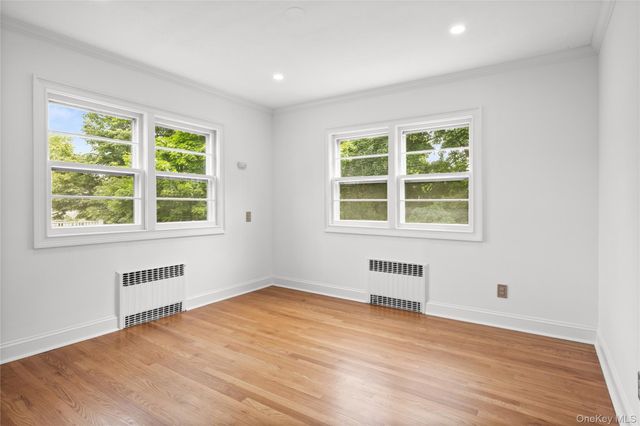 467 Hempstead Avenue, Rockville Centre, NY 11570