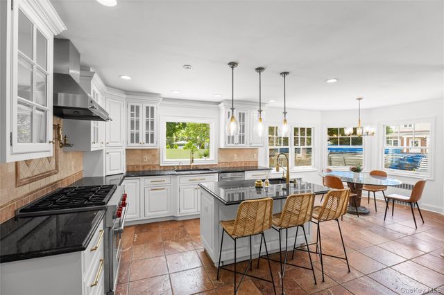 467 Hempstead Avenue, Rockville Centre, NY 11570