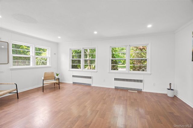 467 Hempstead Avenue, Rockville Centre, NY 11570