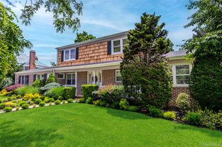 467 Hempstead Avenue, Rockville Centre, NY 11570