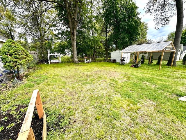 107 Dorset St, Springfield, MA 01108