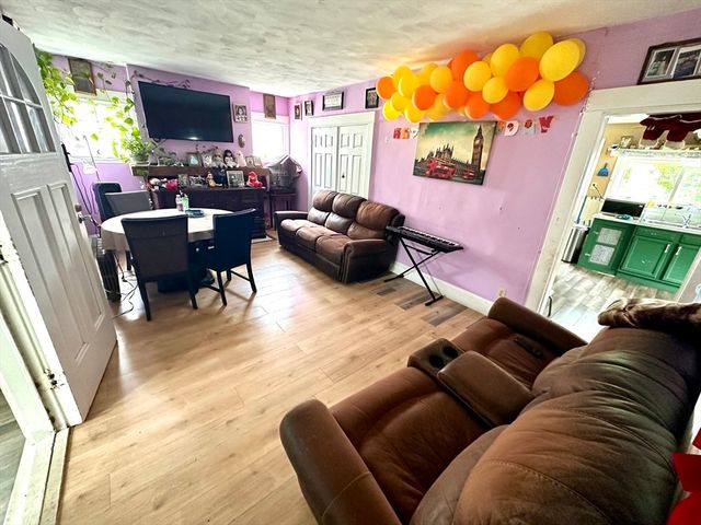 107 Dorset St, Springfield, MA 01108