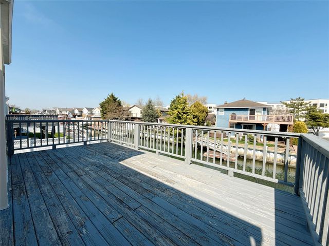 571 Nassau Avenue, Freeport, NY 11520