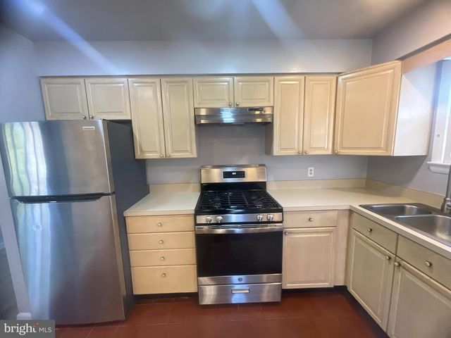 913 N HARRISON ST, Arlington, VA 22205