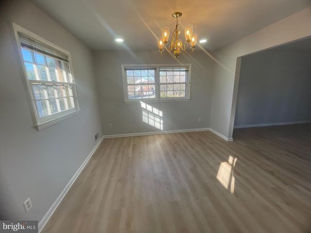 913 N HARRISON ST, Arlington, VA 22205