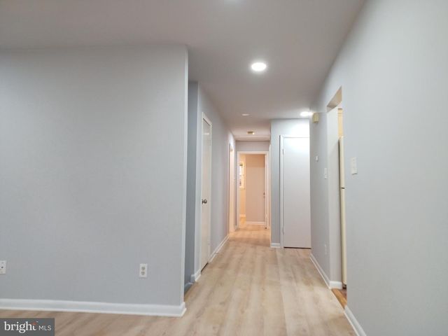 913 N HARRISON ST, Arlington, VA 22205