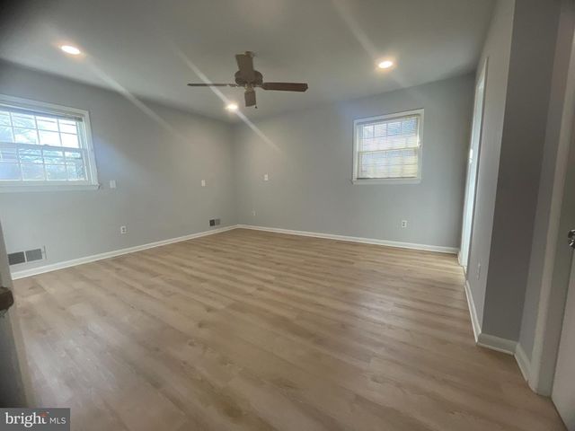 913 N HARRISON ST, Arlington, VA 22205