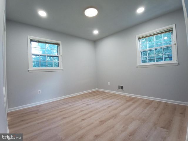 913 N HARRISON ST, Arlington, VA 22205