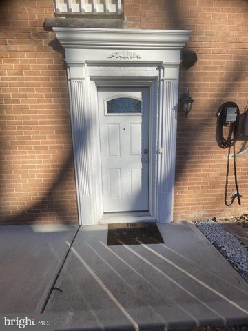 913 N HARRISON ST, Arlington, VA 22205