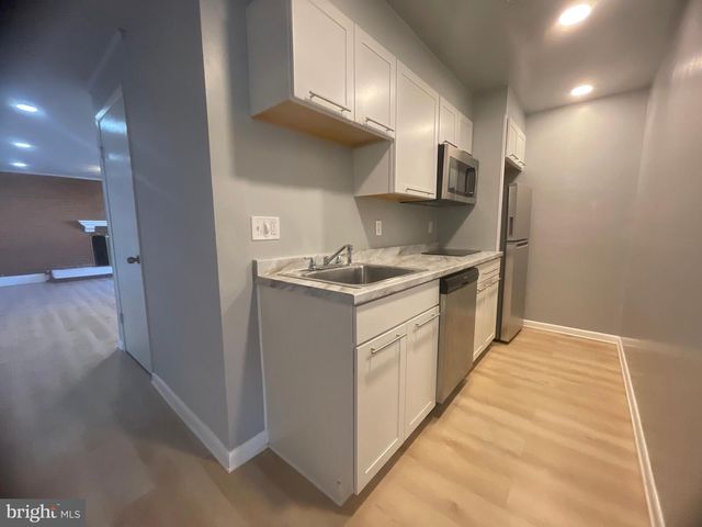 913 N HARRISON ST, Arlington, VA 22205