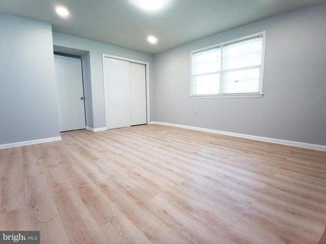 913 N HARRISON ST, Arlington, VA 22205