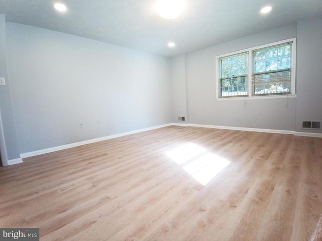 913 N HARRISON ST, Arlington, VA 22205