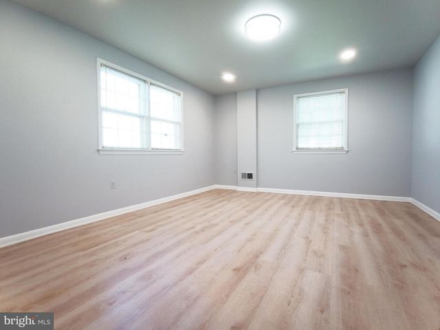 913 N HARRISON ST, Arlington, VA 22205