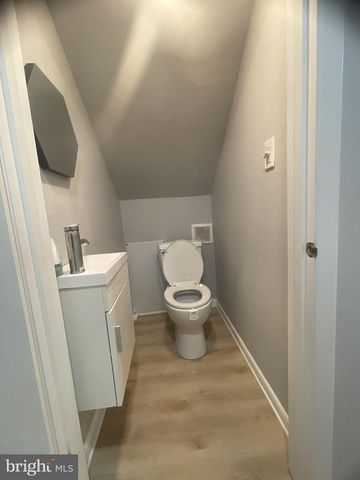 913 N HARRISON ST, Arlington, VA 22205