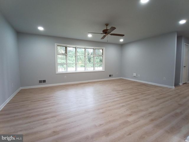 913 N HARRISON ST, Arlington, VA 22205