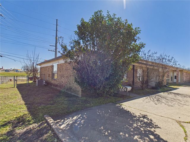 2512 Long Drive A, Bryan, TX 77802